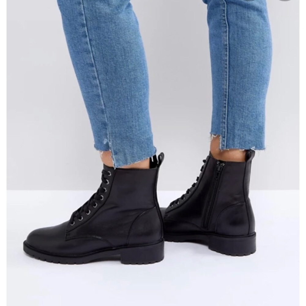 Steve Madden “The Officer” Boots